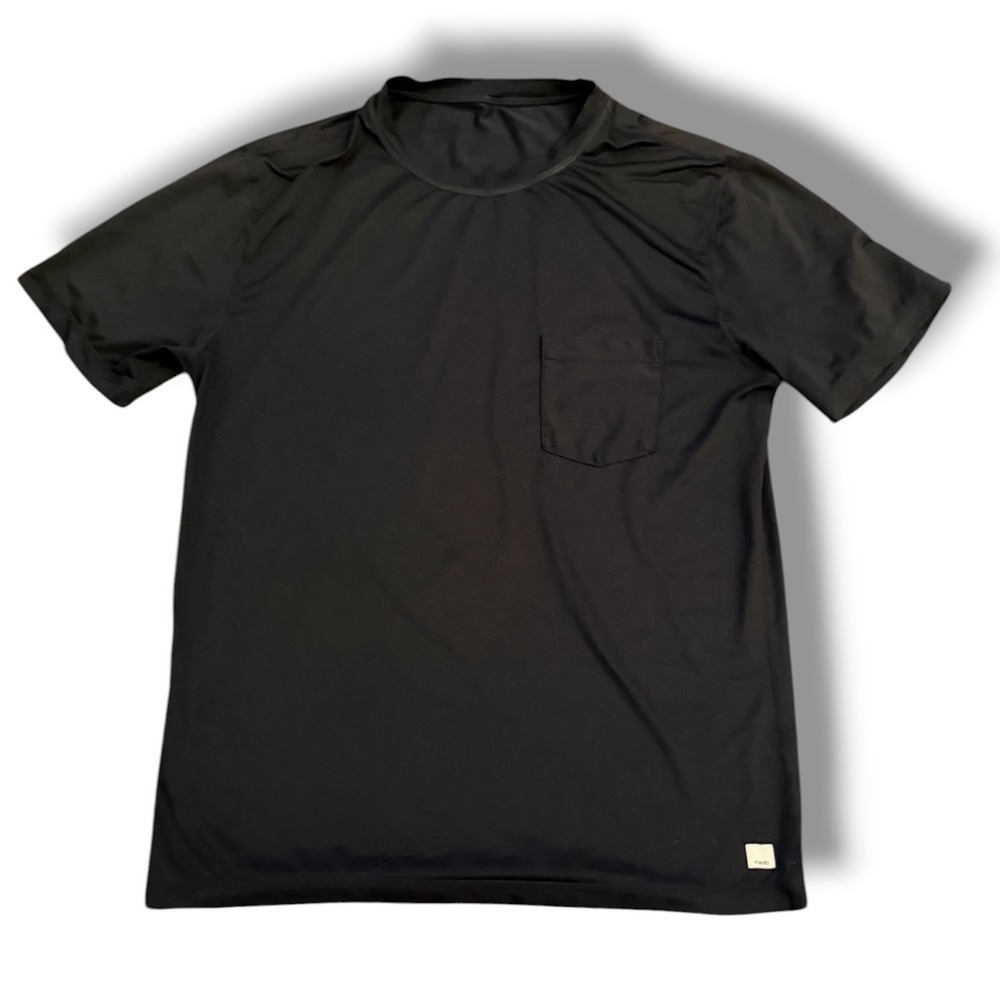 Vuori Tradewind Performance Tee Mens M/L Black Pocket Short Sleeve Active Gym